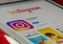 Как поделиться сообщением в своей истории Instagram