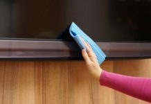 Как правильно чистить экран телевизора и монитора