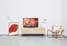 Как управлять громкостью на телевизоре Hisense без пульта дистанционного управления